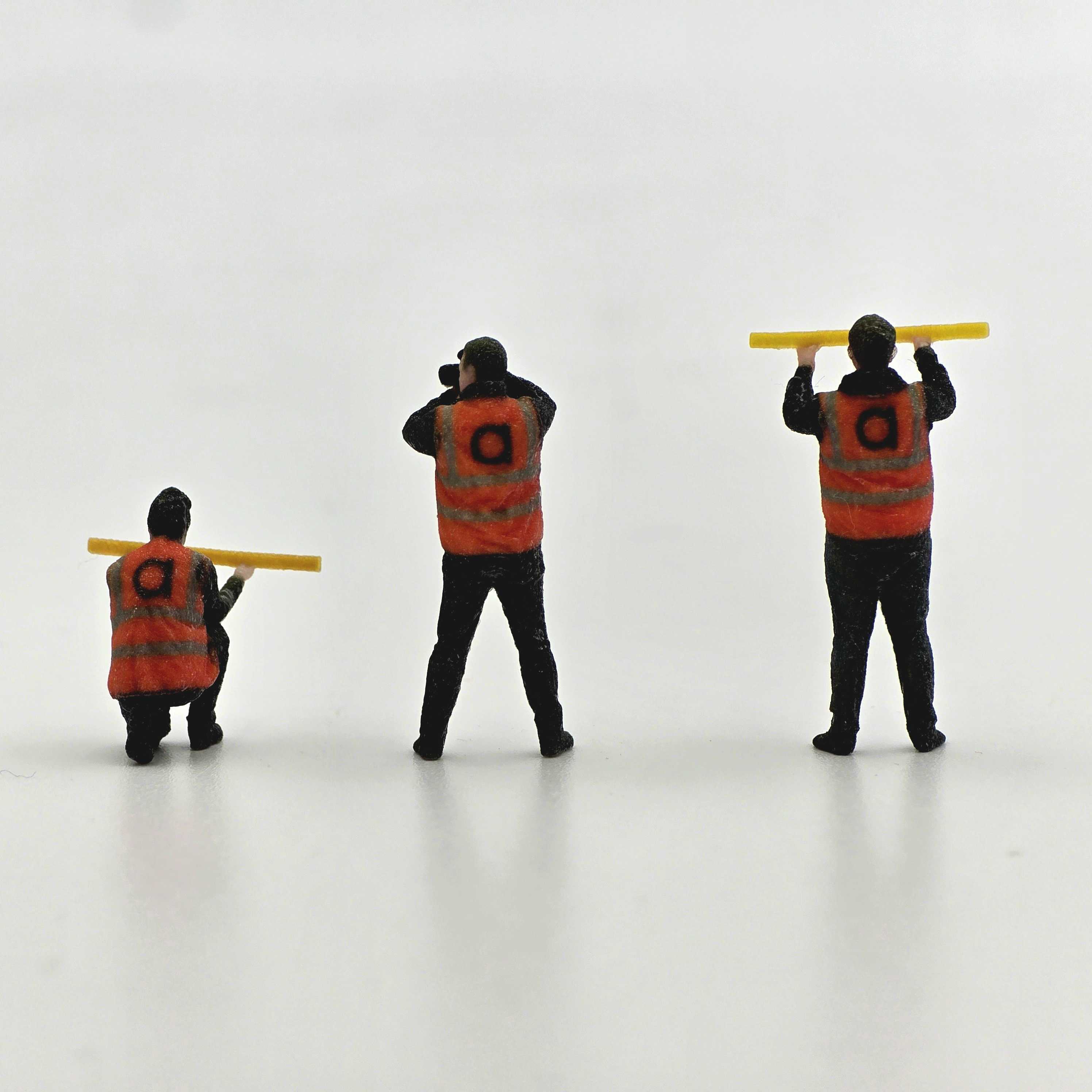 Accurascale Research Team - Three Figure Pack - OO (1/76th) Scale - Image 3