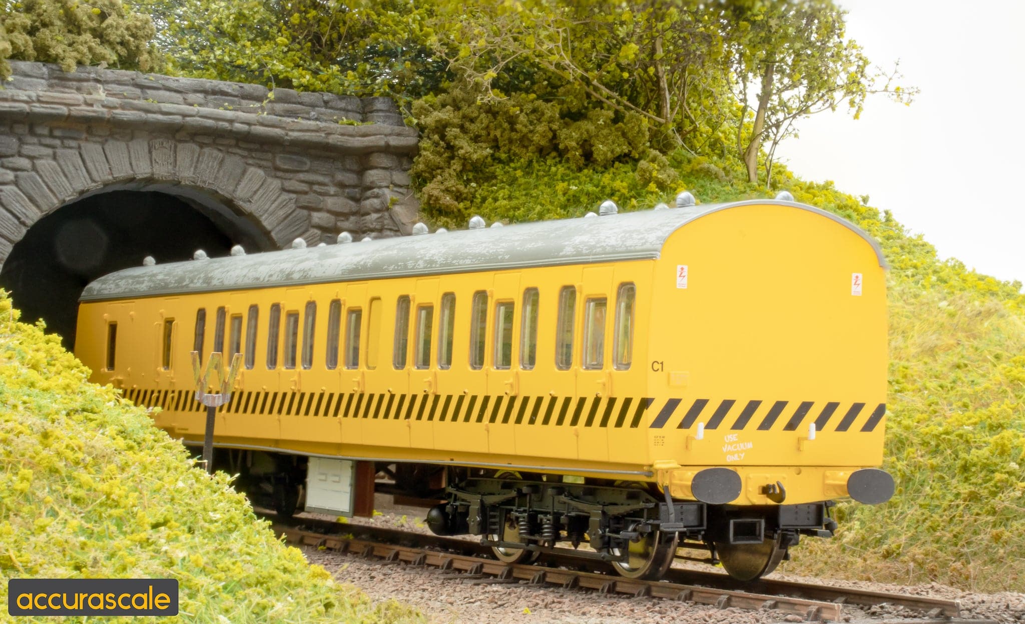 BR Mk1 57' Non-Gangway Coach - BS - BR BTU Tool Vans: ADB963952 - Image 3