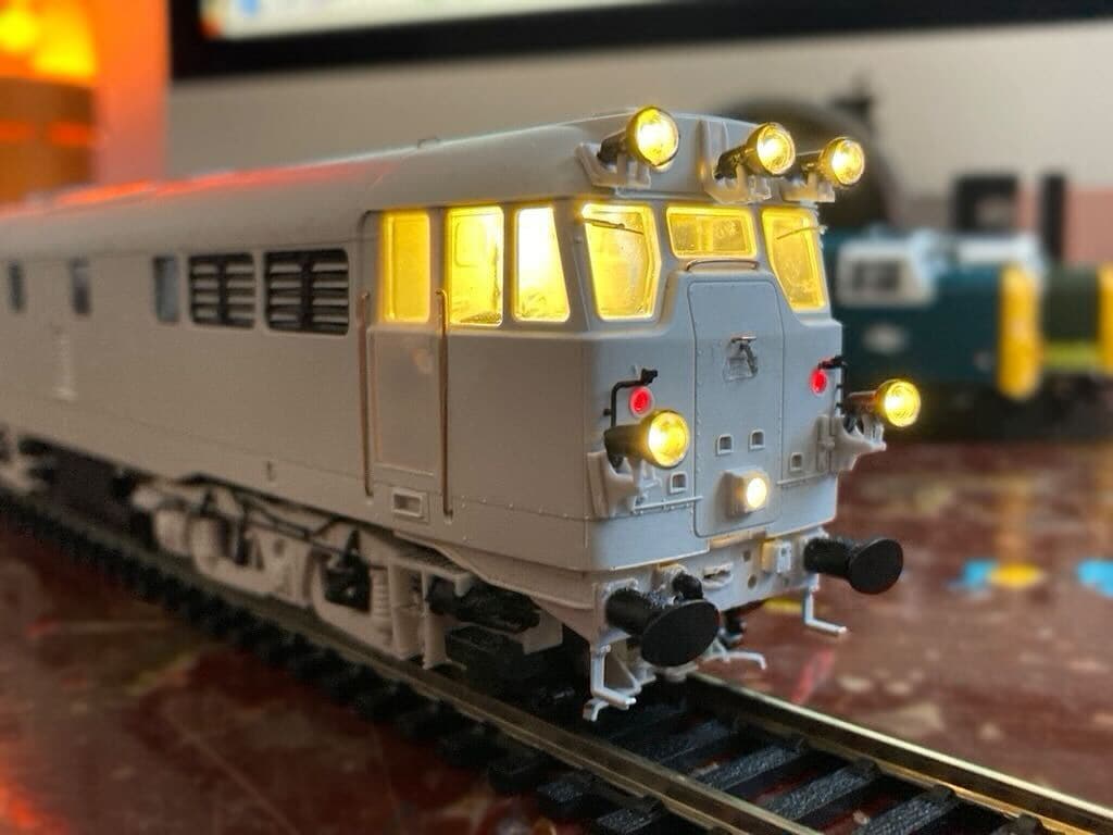 31285 - Network Rail Yellow - DCC Sound Fitted - Image 5