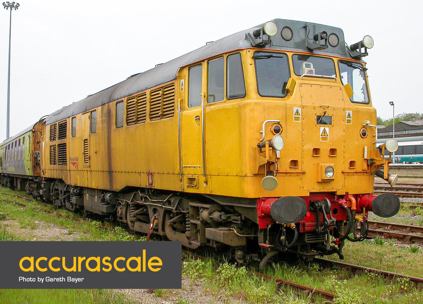 31285 - Network Rail Yellow - Exclusive - Image 3