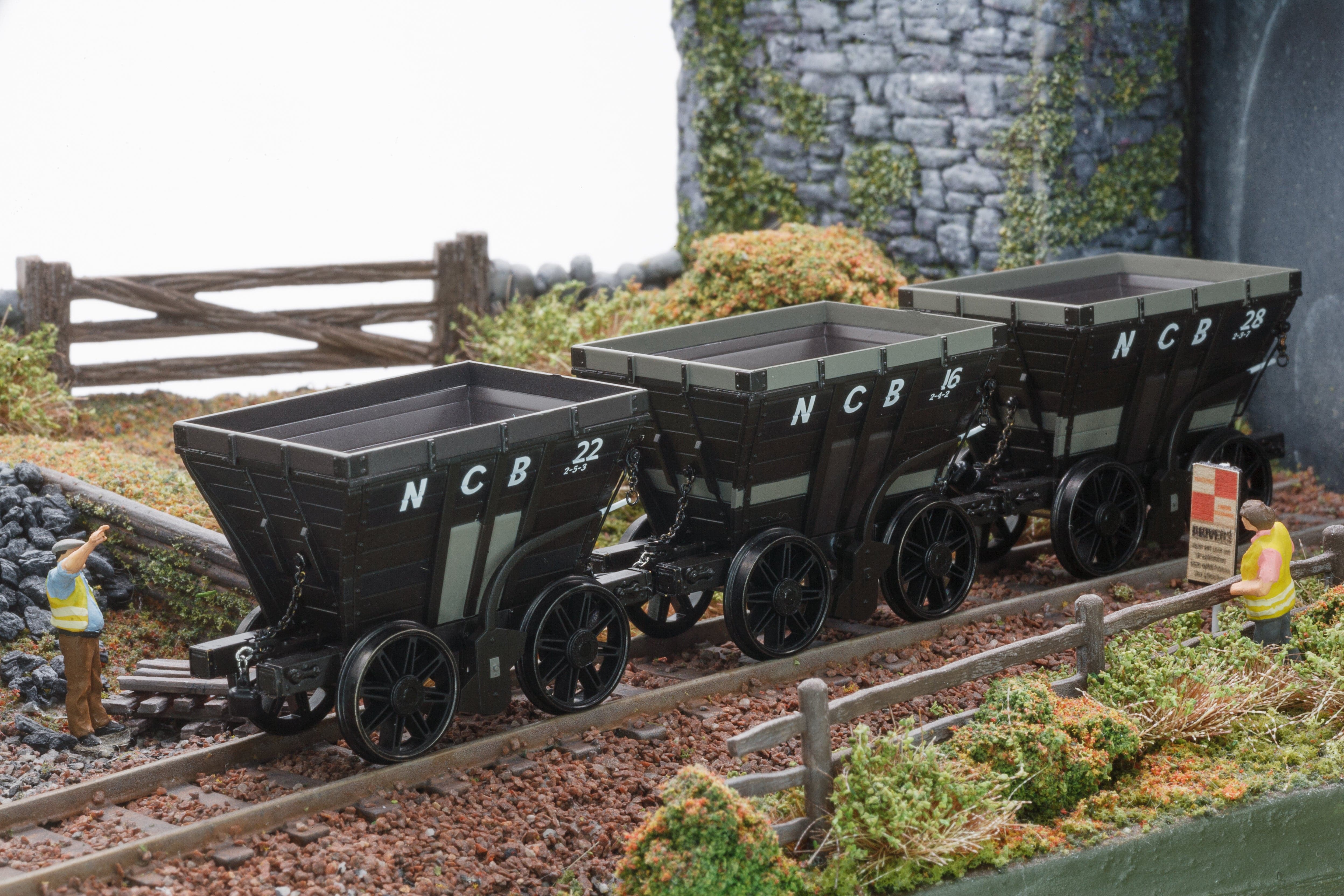 Ex-S.C.C National Coal Board Chaldron Pack - Image 3